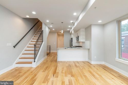 1253 28th St, Philadelphia, PA 19146-3731