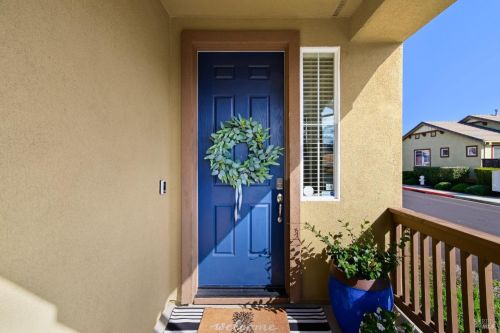 668 Embassy Cir, Vacaville, CA 95688-8826