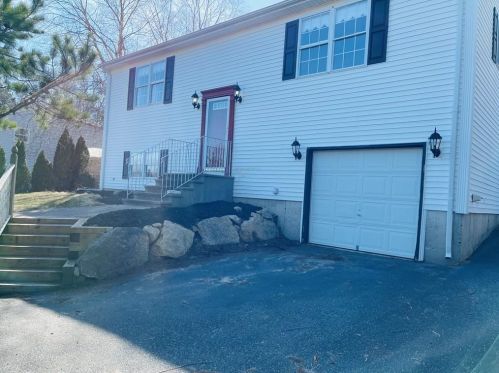 65 Remington Farm Dr, Coventry, RI 02816-8276