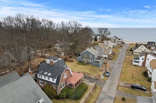 50 Billow Rd, Lyme, CT 06371-2503