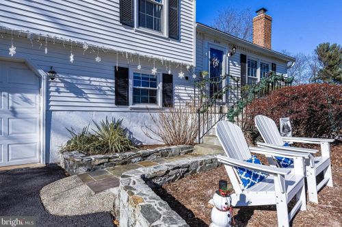 8304 Lindside Way, Springfield VA  22153-3522 exterior