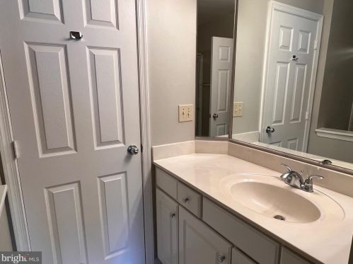 5921 Millrace Ct, Columbia MD  21045-5285 exterior