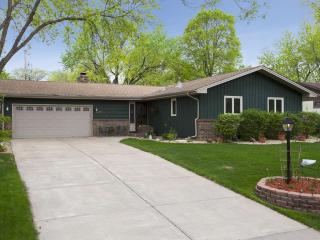7380 Concerto Curv, Minneapolis, MN 55432-3203