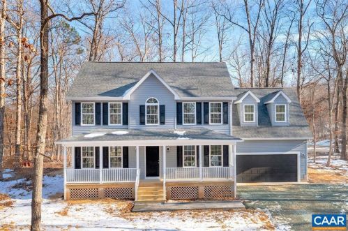 5 Woodridge Rd, Bybee, VA 22963-2103