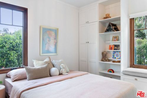 1520 Columbia Dr, Glendale CA  91205-3508 exterior