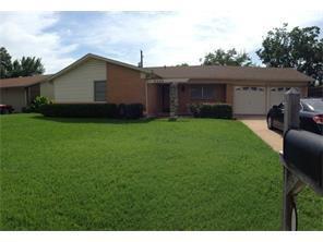 6420 Scotsdale Dr, Fort Worth TX  76119-7678 exterior