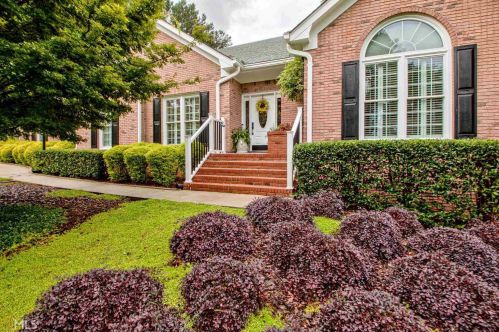 26 Trent Jones Ct, Newnan, GA 30265-2096