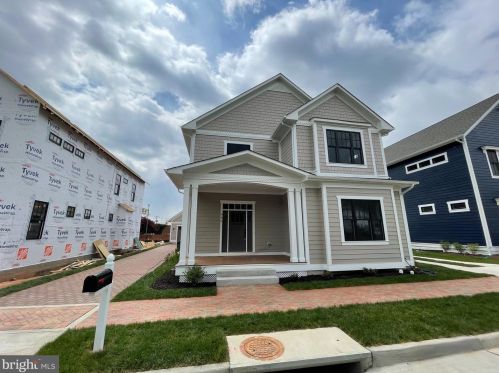 635 Jefferson St, Herndon, VA 20170-4711