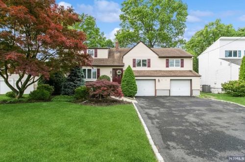 96 Barbara Rd, Dumont, NJ 07628-1402