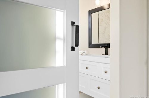 20 Summit Dr, Wapping CT  06074-3742 exterior