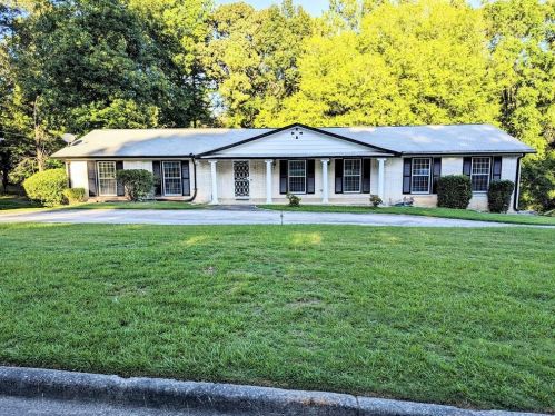352 Harris Manor Dr, Atlanta GA  30311-2117 exterior