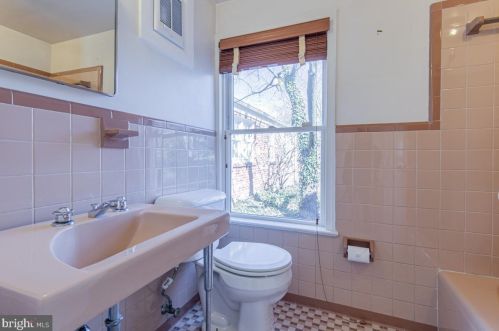 1028 Mcceney Ave, Silver Spring MD 20901-1456 exterior