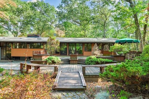 30 Moriarity Dr, Wilton, CT 06897-2807