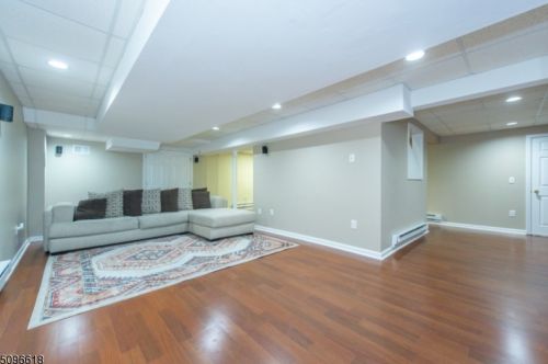 30 Marjaleen Dr, Dover NJ  07869-3496 exterior