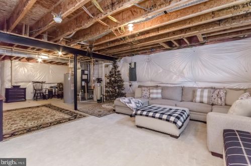 169 Colonial Dr, Charles Town WV 25414-4920 exterior