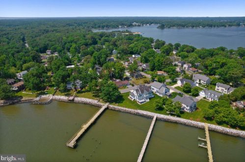 1625 Winters Ave, Shady Side MD 20764-9718 exterior