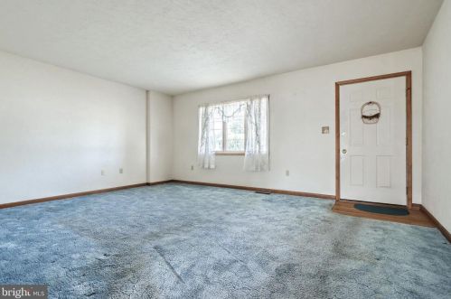 764 Walnut St, Hanover PA 17331-2051 exterior