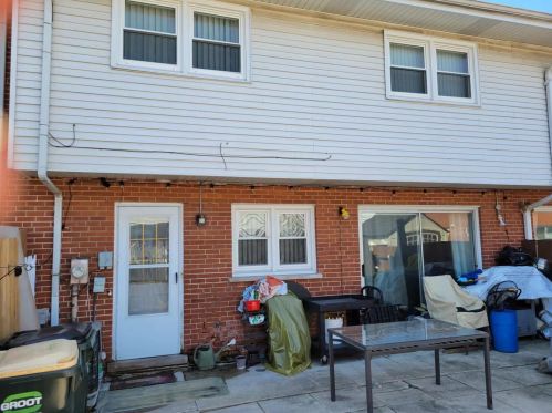 7785 Nordica Ave, Niles, IL 60714-3311