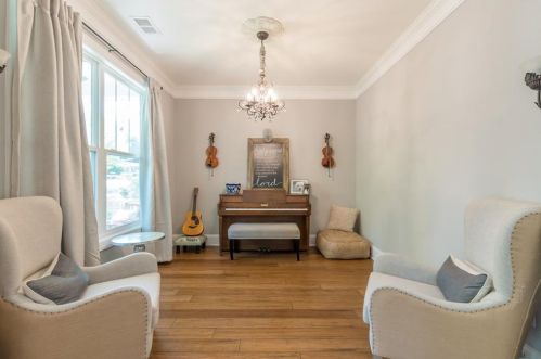 1648 Beacon Hill Blvd, Atlanta GA  30329-2556 exterior