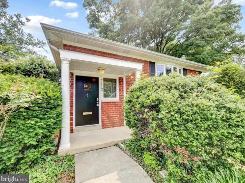 7112 Evanston Rd, Springfield, VA 22150-3623