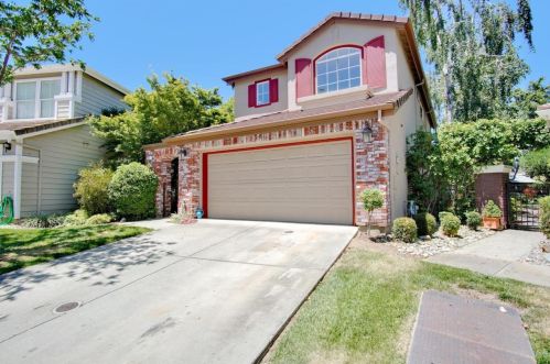 681 Eden St, Gilroy, CA 95020-7252