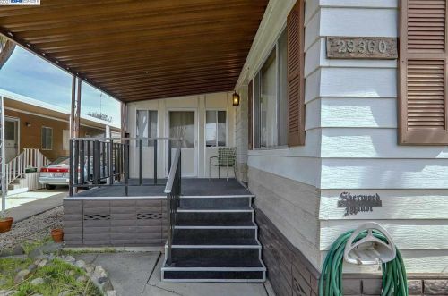 29360 Middleborough Way, Hayward, CA 94544-6435