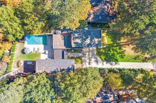 1104 Citadel Dr, Atlanta GA  30324-3816 exterior