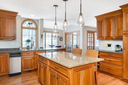 13606 Duluth Dr, Saint Paul MN 55124-8797 exterior