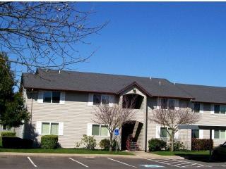 4075 Aerial Way, Eugene OR  97402-9759 exterior