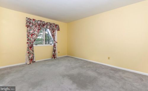 14 Hanover Ct, Princeton NJ  08540-7066 exterior