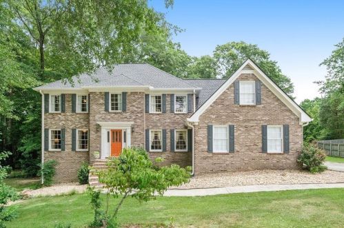 4806 Mystere Cir, Lilburn, GA 30047-5754