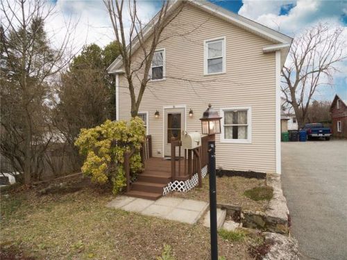 94 Blade St, Warwick, RI 02886-0729