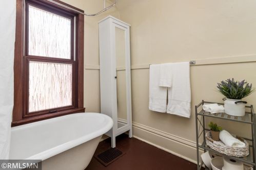 959 James Ave, Saint Paul MN  55102-3329 exterior