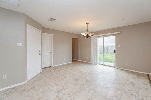 16754 Thrasher Dr, Conroe TX  77385-3784 exterior