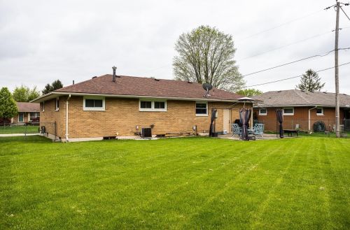 4466 Phoenix Dr, Springfield OH  45503-6326 exterior