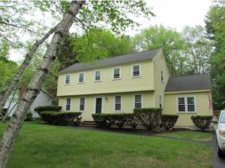 1 Marilyn Ave, Kensington, NH 03833-4016