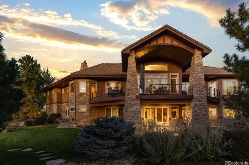 15421 Fairway Dr, Denver CO  80022-5221 exterior