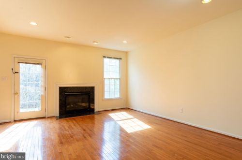 24 Caleb Ln, Princeton NJ  08540-6138 exterior