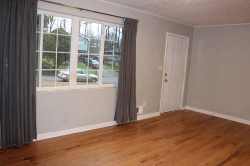 1132 De Leon Ct, Clarkston, GA 30021-1032