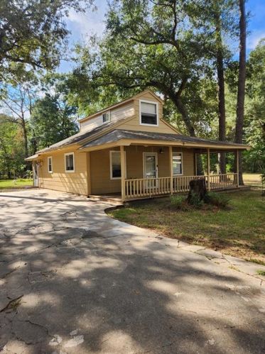 14519 Oakleaf Dr, Conroe TX  77302-5215 exterior