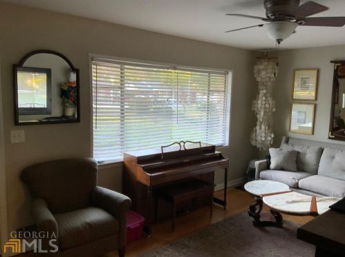 2784 Delowe Dr, Atlanta, GA 30344-2304