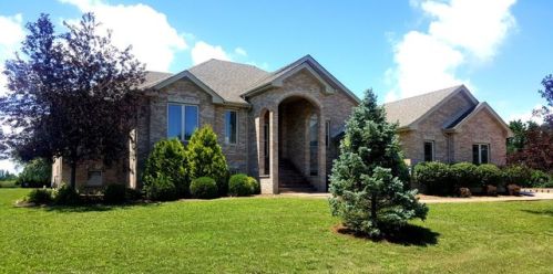 3286 Edgewater Dr, Kankakee, IL 60901-8259