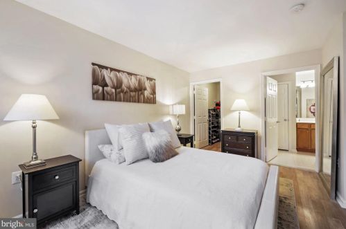 1505 Point Dr, Herndon, VA 20194-2112