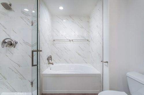 2122 Watermarke Pl, Irvine CA  92612-1698 exterior