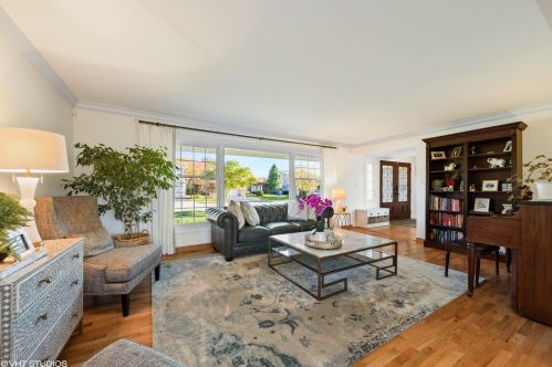 105 Appletree Ln, Arlington Hts, IL 60004-2507