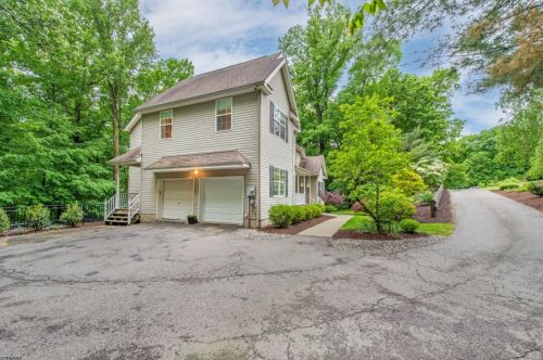 3 Michael Dr, Hackettstown, NJ 07840-4669