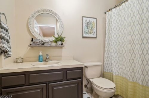 1403 Moonlight Ct, Hackettstown NJ  07840-4508 exterior