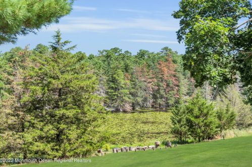 409 Highland Dr, Lakehurst, NJ 08759-3761