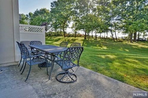 59 Magnolia Way, Paterson NJ  07508-3114 exterior