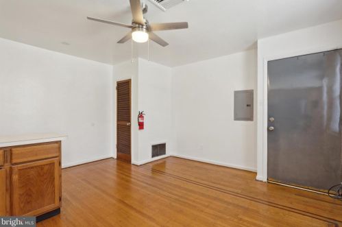 900 5 St, Philadelphia PA 19123-1455 exterior